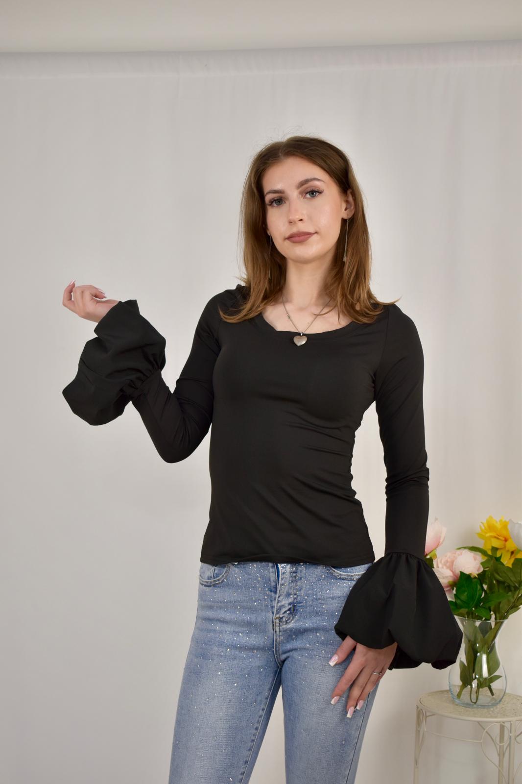 Bluză mulată cu mâneci evazate - hover